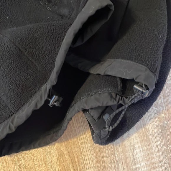 The North Face Polartec Black Fleece Jacket - Picture 5 of 6